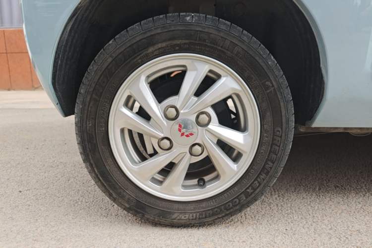 Used Wuling Hongguang MINIEV 2020 Freedom Version Lithium Iron Phosphate Right Rear Wheel Hub