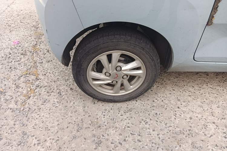 Used Wuling Hongguang MINIEV 2020 Zizai Version Lithium-NMC Right Rear Wheel Hub