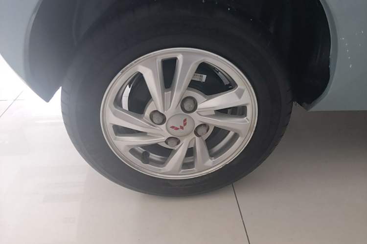 Used Wuling Hongguang MINIEV 2020 Freedom Version Lithium Iron Phosphate Right Rear Wheel Hub