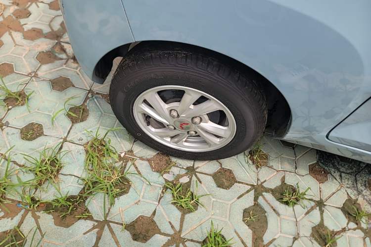 Used Wuling Hongguang MINIEV 2020 Enjoyment Model Lithium Iron Phosphate Right Rear Wheel Hub