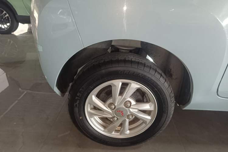 Used Wuling Hongguang MINIEV 2020 Zizai Version Lithium-NMC Right Rear Wheel Hub