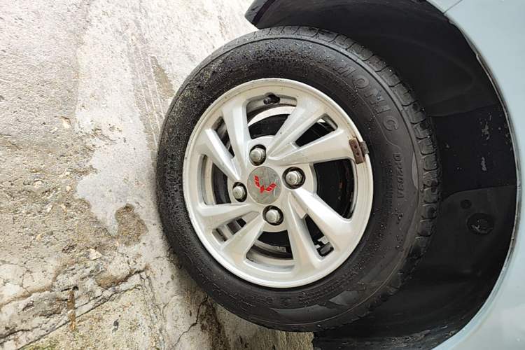 Used Wuling Hongguang MINIEV 2020 Enjoy Edition Lithium-Ion Battery Right Rear Wheel Hub