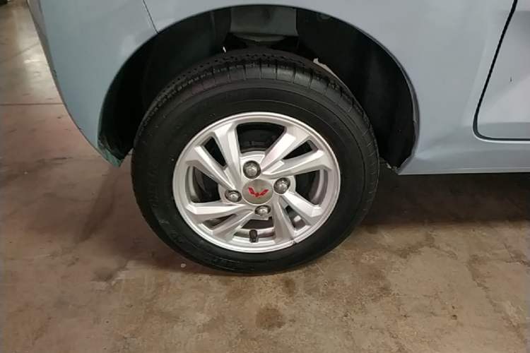 Used Wuling Hongguang MINIEV 2020 Freedom Version Lithium Iron Phosphate Right Rear Wheel Hub