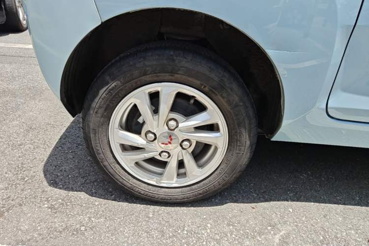 Used Wuling Hongguang MINIEV 2020 Freedom Version Lithium Iron Phosphate Right Rear Wheel Hub