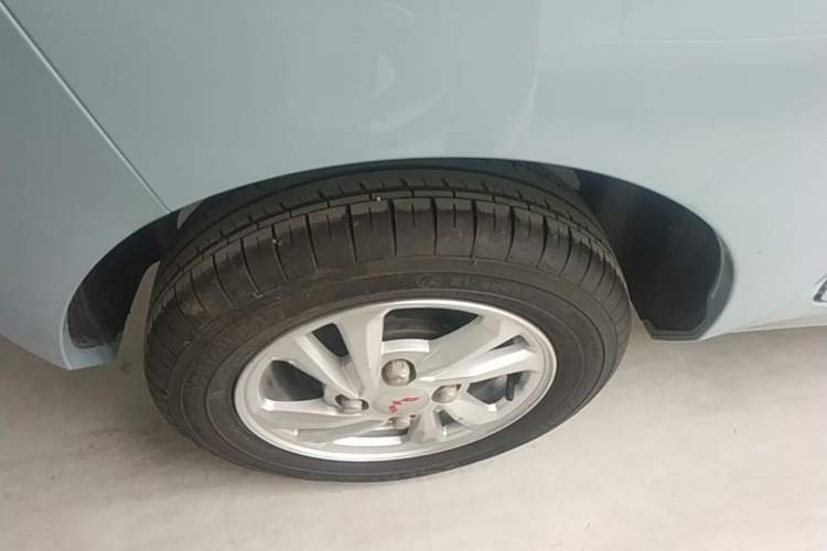 Used Wuling Hongguang MINIEV 2020 Lite Version Lithium Iron Phosphate Right Rear Wheel Hub