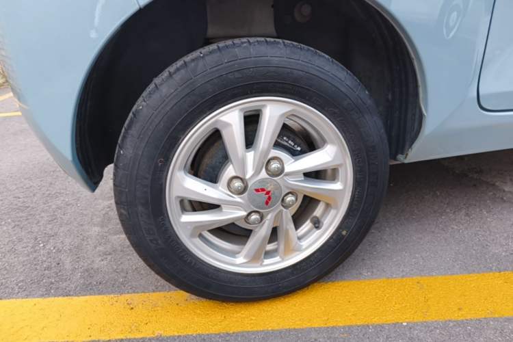 Used Wuling Hongguang MINIEV 2020 Freedom Version Lithium Iron Phosphate Right Rear Wheel Hub