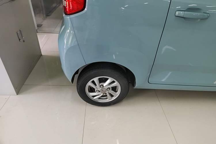 Used Wuling Hongguang MINIEV 2020 Enjoyment Model Lithium Iron Phosphate Right Rear Wheel Hub