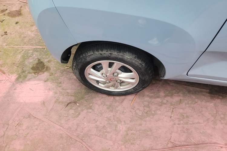 Used Wuling Hongguang MINIEV 2020 Enjoy Edition Lithium-Ion Battery Right Rear Wheel Hub