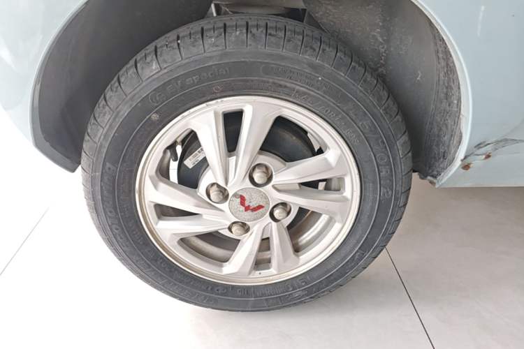 Used Wuling Hongguang MINIEV 2020 Lite Version Lithium Iron Phosphate Right Rear Wheel Hub