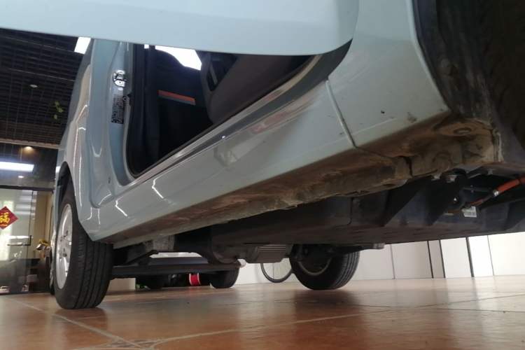 Used Wuling Hongguang MINIEV 2020 Freedom Version Lithium Iron Phosphate Right Side Sill