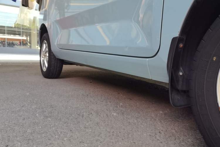 Used Wuling Hongguang MINIEV 2020 Freedom Version Lithium Iron Phosphate Right Side Sill