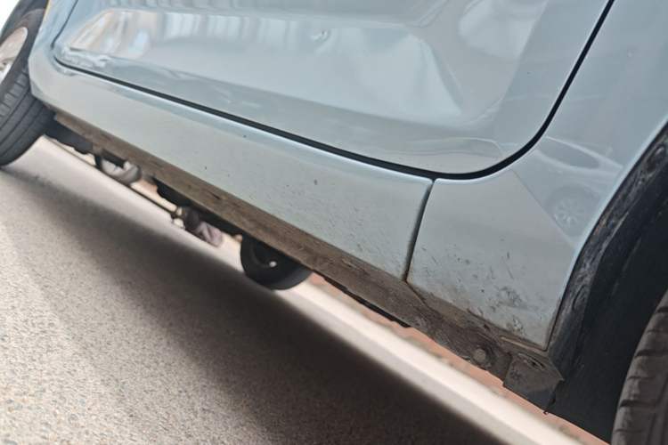 Used Wuling Hongguang MINIEV 2020 Freedom Version Lithium Iron Phosphate Right Side Sill