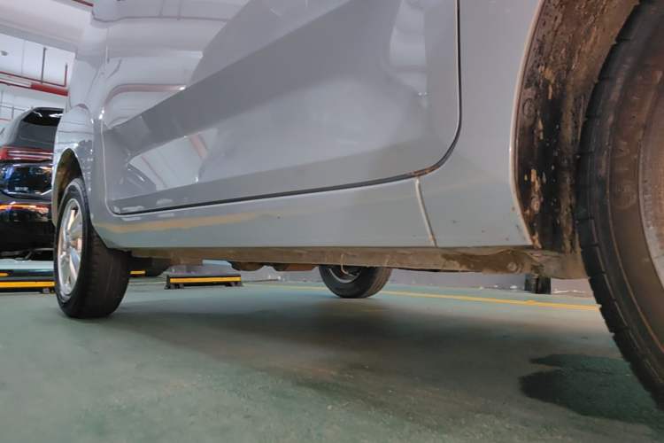 Used Wuling Hongguang MINIEV 2020 Freedom Version Lithium Iron Phosphate Right Side Sill