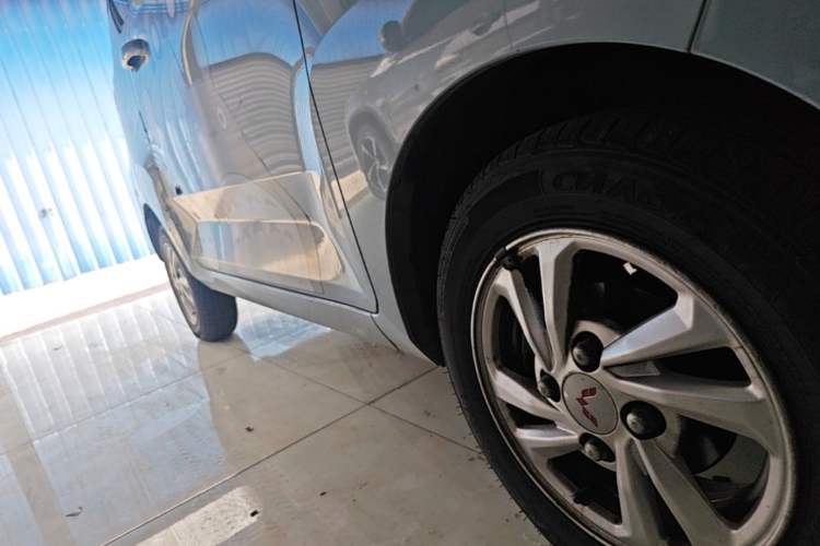 Used Wuling Hongguang MINIEV 2020 Enjoyment Model Lithium Iron Phosphate Right Side Sill