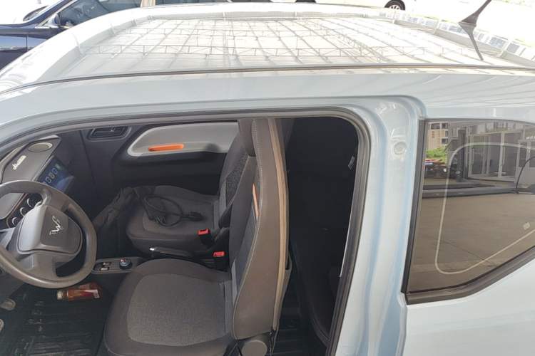 Used Wuling Hongguang MINIEV 2020 Enjoyment Model Lithium Iron Phosphate Roof