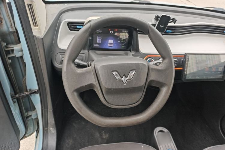 Used Wuling Hongguang MINIEV 2020 Enjoyment Model Lithium Iron Phosphate Steering Wheel