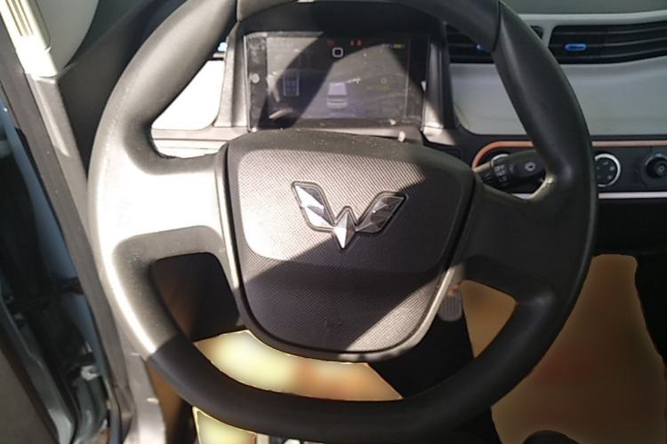 Used Wuling Hongguang MINIEV 2020 Enjoyment Model Lithium Iron Phosphate Steering Wheel