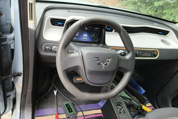 Used Wuling Hongguang MINIEV 2020 Enjoyment Model Lithium Iron Phosphate Steering Wheel