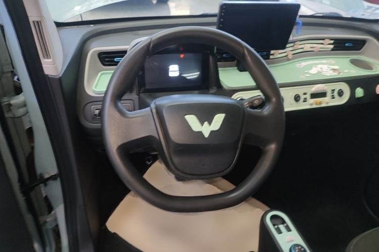 Used Wuling Hongguang MINIEV 2020 Enjoyment Model Lithium Iron Phosphate Steering Wheel