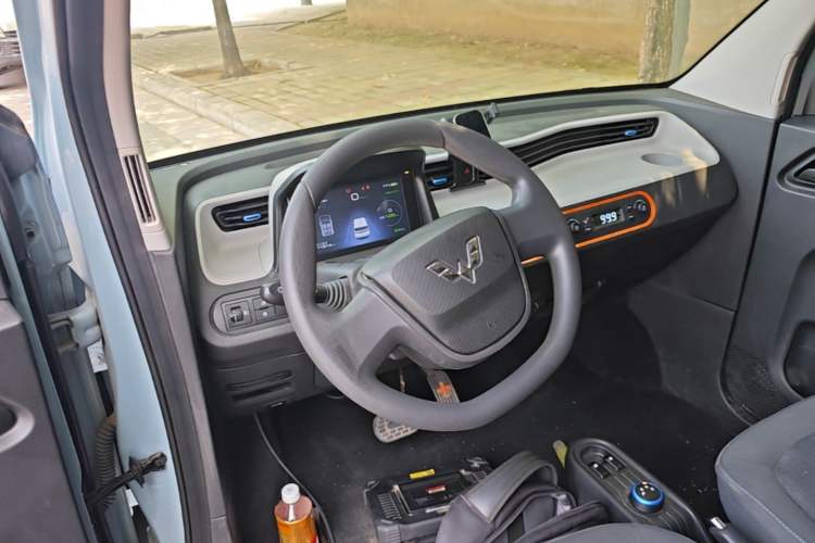 Used Wuling Hongguang MINIEV 2020 Enjoy Edition Lithium-Ion Battery Steering Wheel