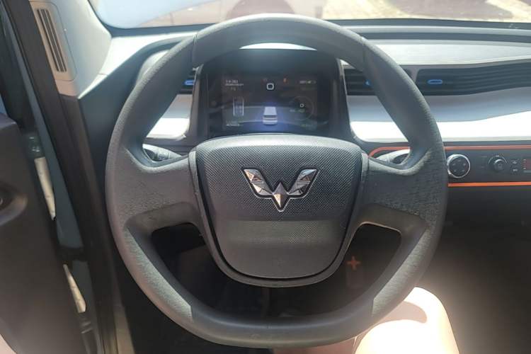 Used Wuling Hongguang MINIEV 2020 Freedom Version Lithium Iron Phosphate Steering Wheel