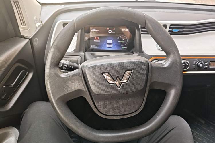Used Wuling Hongguang MINIEV 2020 Freedom Version Lithium Iron Phosphate Steering Wheel
