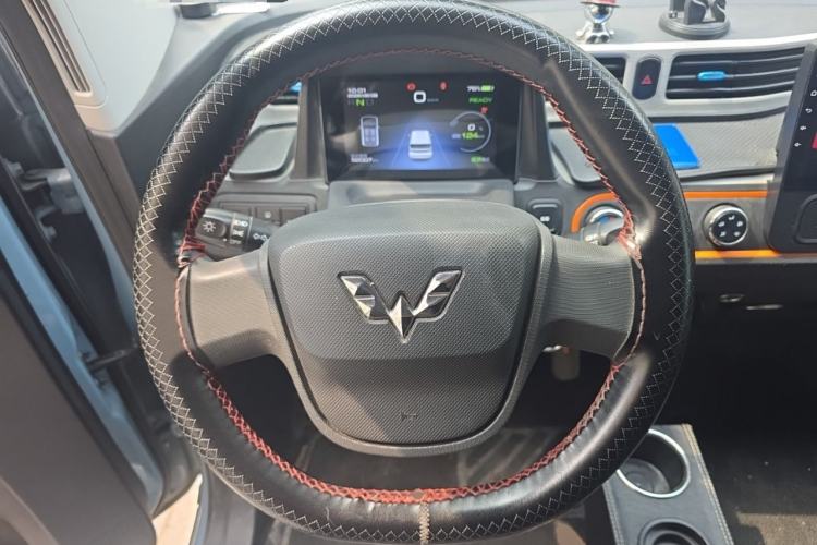 Used Wuling Hongguang MINIEV 2020 Enjoyment Model Lithium Iron Phosphate Steering Wheel