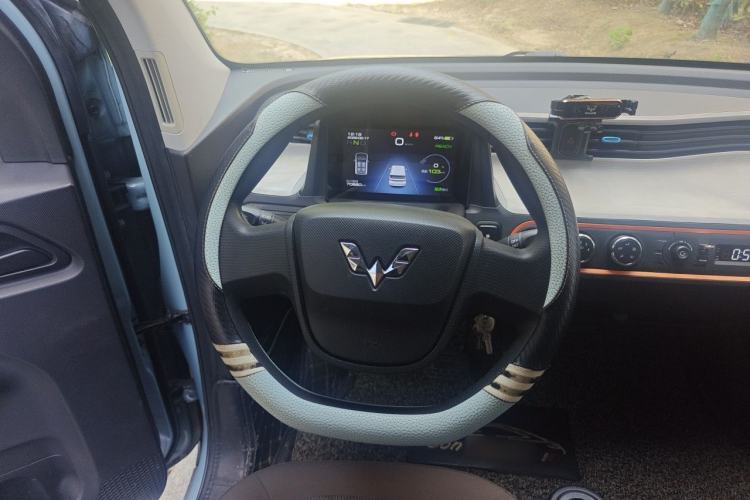 Used Wuling Hongguang MINIEV 2020 Enjoyment Model Lithium Iron Phosphate Steering Wheel
