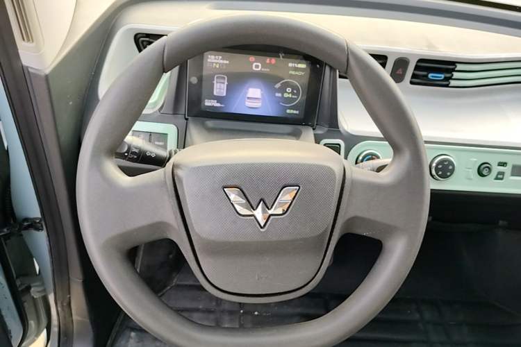 Used Wuling Hongguang MINIEV 2020 Freedom Version Lithium Iron Phosphate Steering Wheel