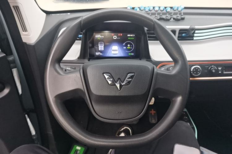Used Wuling Hongguang MINIEV 2020 Enjoyment Model Lithium Iron Phosphate Steering Wheel