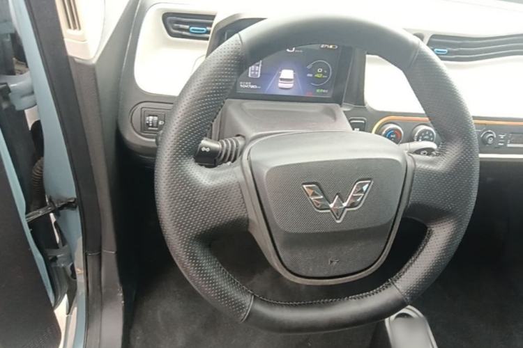 Used Wuling Hongguang MINIEV 2020 Enjoyment Model Lithium Iron Phosphate Steering Wheel
