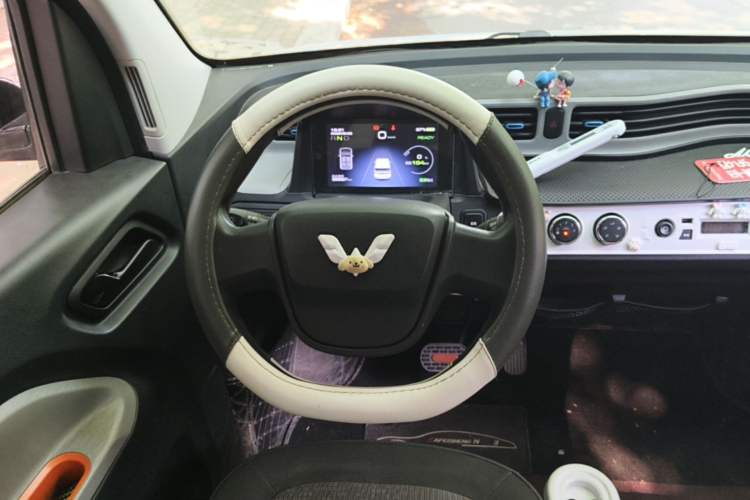 Used Wuling Hongguang MINIEV 2020 Enjoyment Model Lithium Iron Phosphate Steering Wheel