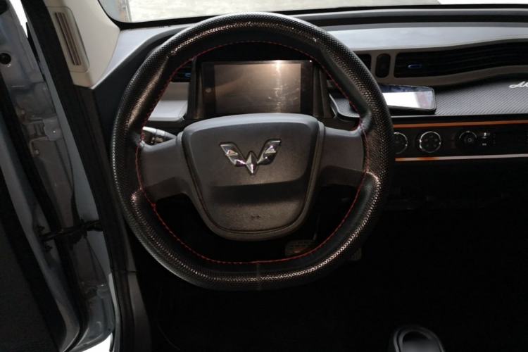 Used Wuling Hongguang MINIEV 2020 Enjoyment Model Lithium Iron Phosphate Steering Wheel