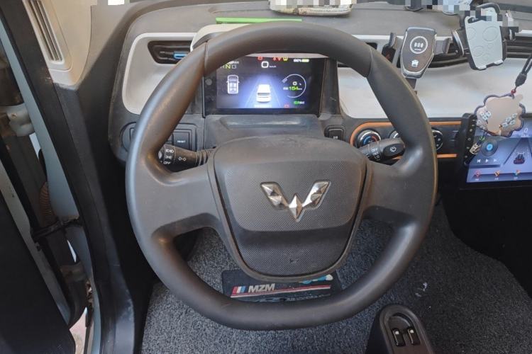 Used Wuling Hongguang MINIEV 2020 Enjoyment Model Lithium Iron Phosphate Steering Wheel