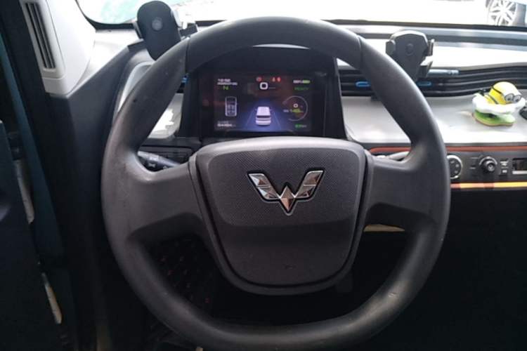 Used Wuling Hongguang MINIEV 2020 Enjoyment Model Lithium Iron Phosphate Steering Wheel
