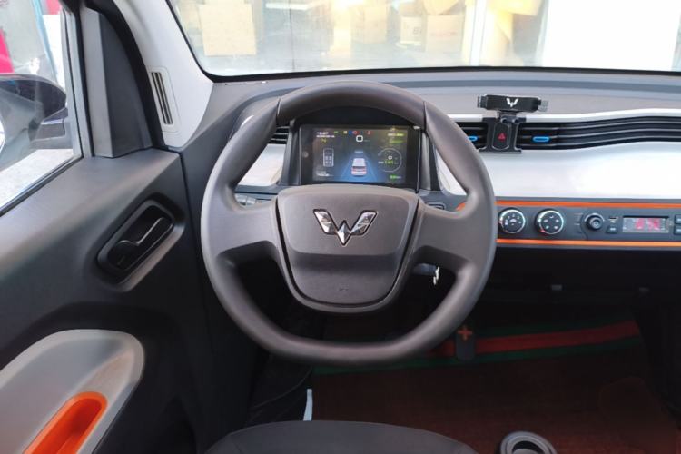 Used Wuling Hongguang MINIEV 2020 Enjoyment Model Lithium Iron Phosphate Steering Wheel