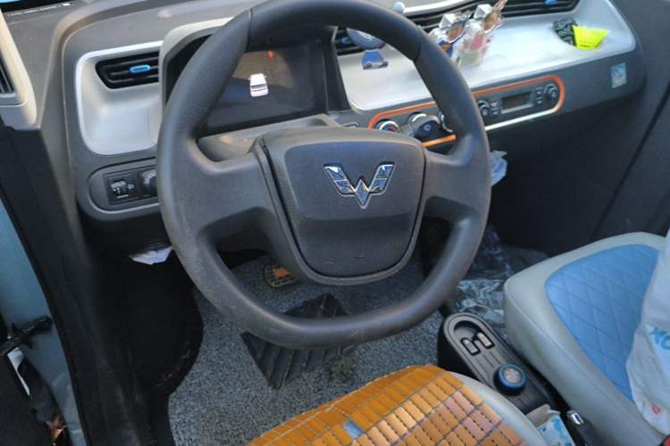Used Wuling Hongguang MINIEV 2020 Zizai Version Lithium-NMC Steering Wheel