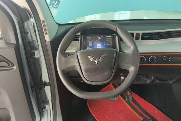 Used Wuling Hongguang MINIEV 2020 Enjoyment Model Lithium Iron Phosphate Steering Wheel