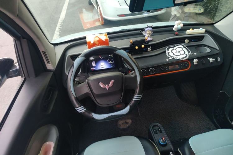 Used Wuling Hongguang MINIEV 2020 Enjoyment Model Lithium Iron Phosphate Steering Wheel