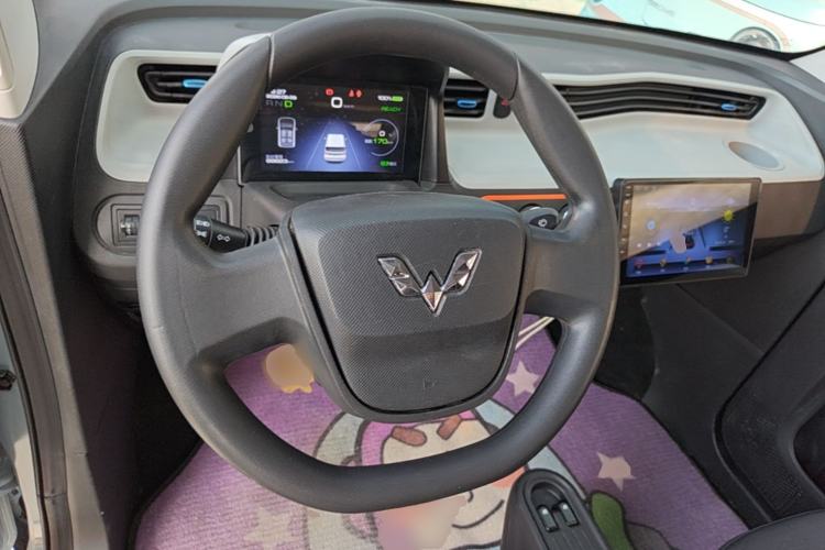 Used Wuling Hongguang MINIEV 2020 Enjoyment Model Lithium Iron Phosphate Steering Wheel