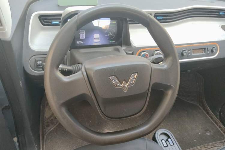 Used Wuling Hongguang MINIEV 2020 Freedom Version Lithium Iron Phosphate Steering Wheel