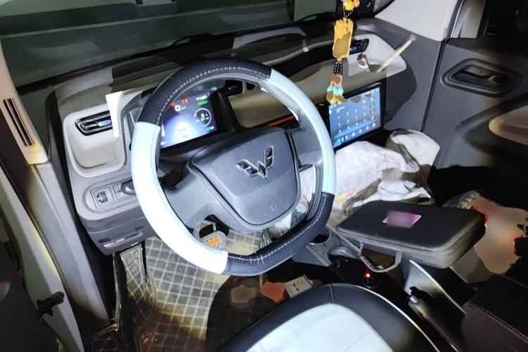 Used Wuling Hongguang MINIEV 2020 Freedom Version Lithium Iron Phosphate Steering Wheel