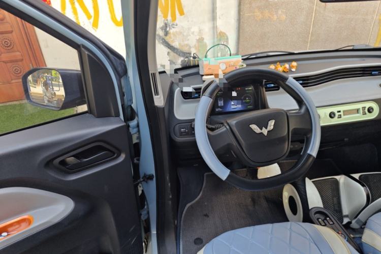 Used Wuling Hongguang MINIEV 2020 Enjoyment Model Lithium Iron Phosphate Steering Wheel