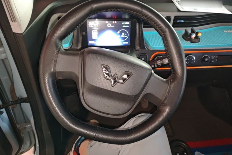 Used Wuling Hongguang MINIEV 2020 Enjoyment Model Lithium Iron Phosphate Steering Wheel