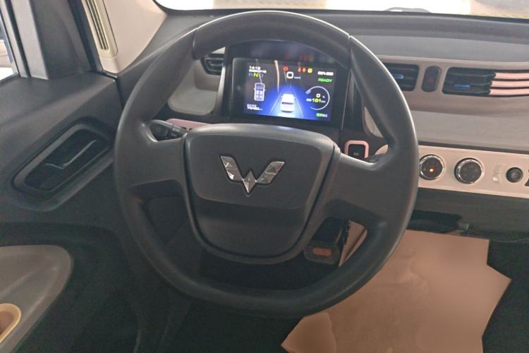 Used Wuling Hongguang MINIEV 2020 Enjoyment Model Lithium Iron Phosphate Steering Wheel