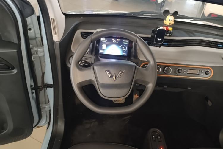 Used Wuling Hongguang MINIEV 2020 Enjoyment Model Lithium Iron Phosphate Steering Wheel