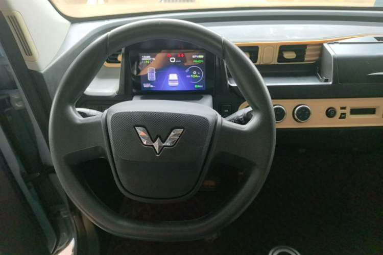Used Wuling Hongguang MINIEV 2020 Freedom Version Lithium Iron Phosphate Steering Wheel