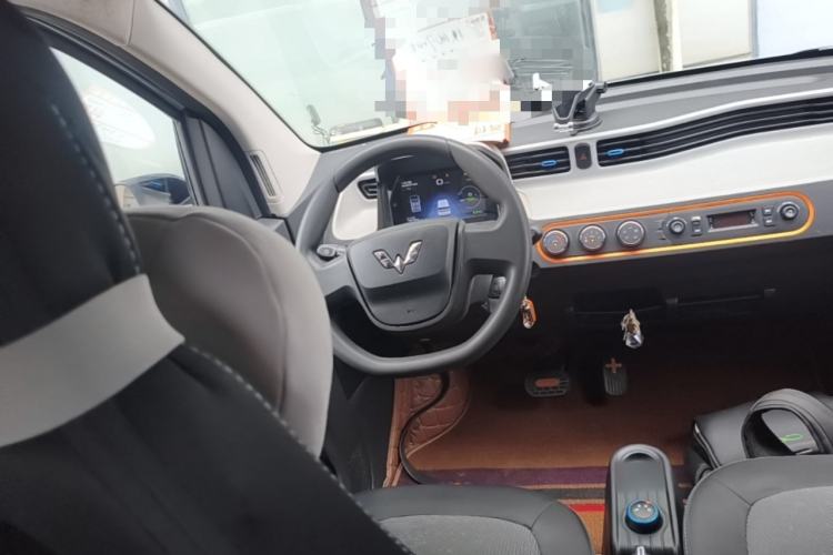 Used Wuling Hongguang MINIEV 2020 Enjoyment Model Lithium Iron Phosphate Steering Wheel
