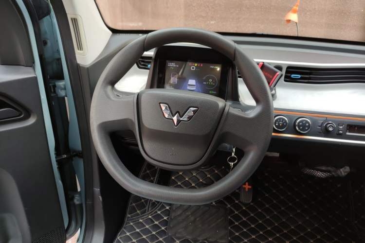 Used Wuling Hongguang MINIEV 2020 Enjoy Edition Lithium-Ion Battery Steering Wheel