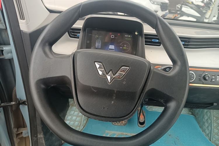 Used Wuling Hongguang MINIEV 2020 Enjoyment Model Lithium Iron Phosphate Steering Wheel